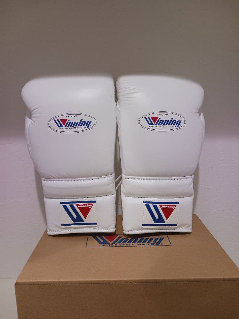 Winning ボクシンググローブ 16オンス 白　紐タイプ　ウイニング