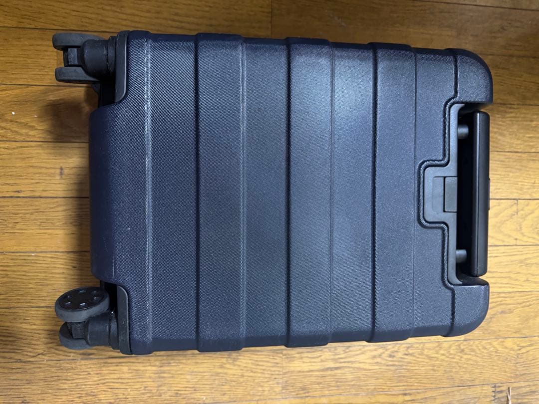 無印良品 スーツケース ネイビー 20リットル　G9AA061