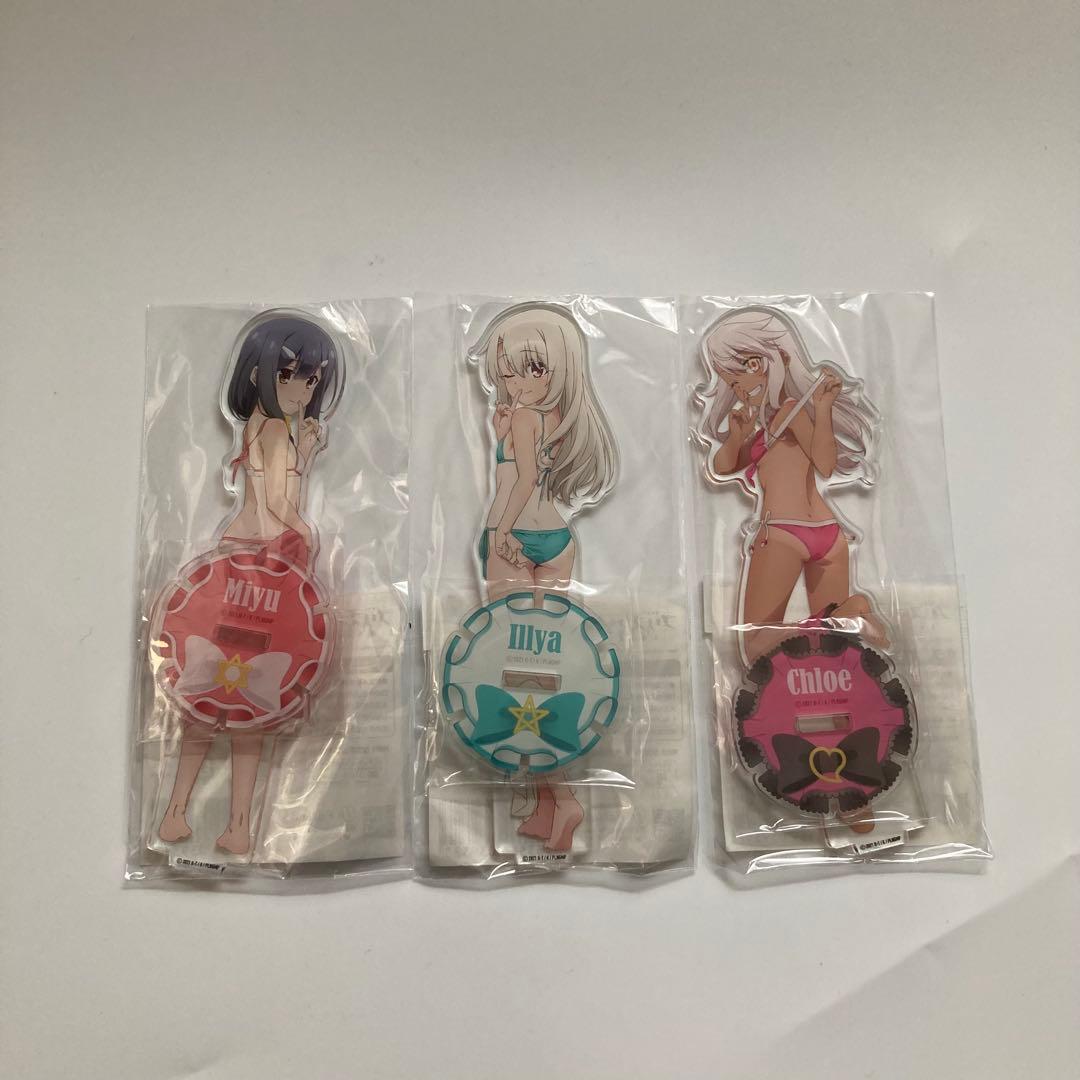 プリズマ☆イリヤ 描き下ろし　日焼け水着　BIGアクリルスタンド　全3種