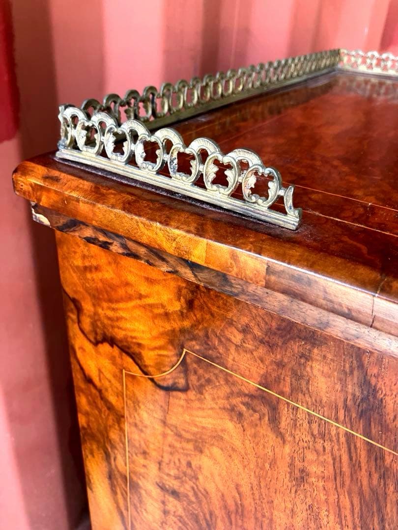 1890年代ウォールナット　ヴィクトリア　 キャビネット