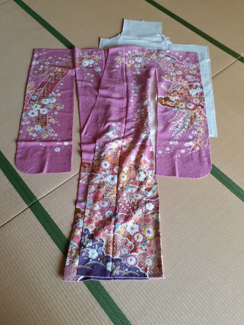 振袖　ピンク　　辻ヶ花風　落款あり