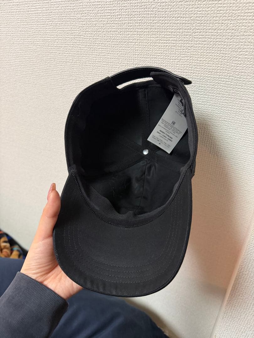 TOM FORD 黒キャップ