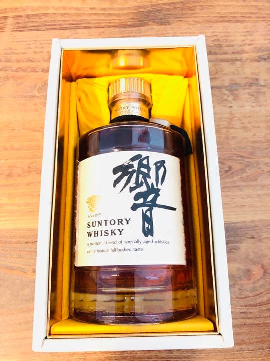 【値下げしました！】サントリー 響 裏ゴールドラベル 700ml