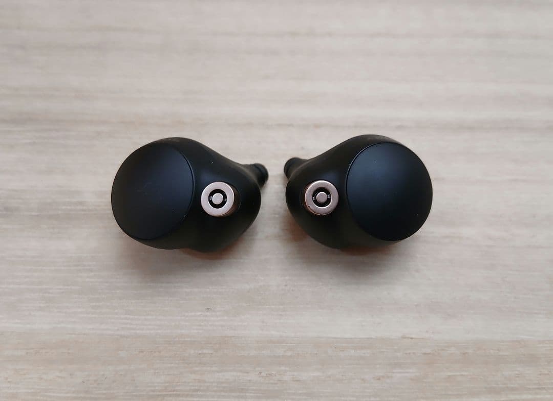 SONY　WF-1000XM4　ワイヤレス　ノイズキャンセリング　イヤホン　②