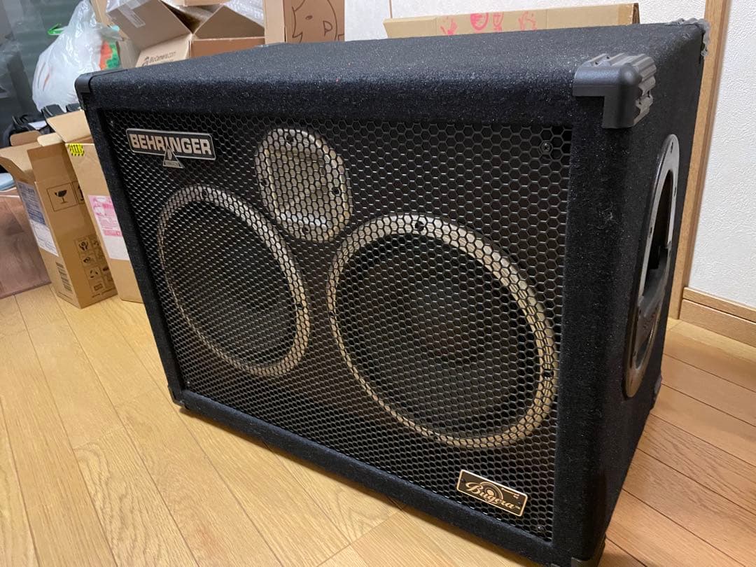 BEHRINGER(ベリンガー)ULTRABASS BB210