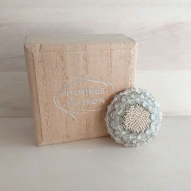 DOUBLE MAISON ビーズブローチ(帯留め)