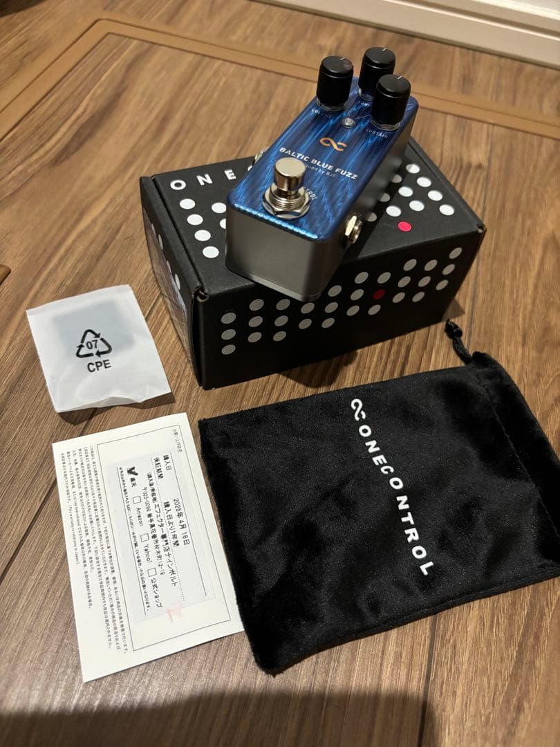 ギター One Control / BALTIC BLUE FUZZ