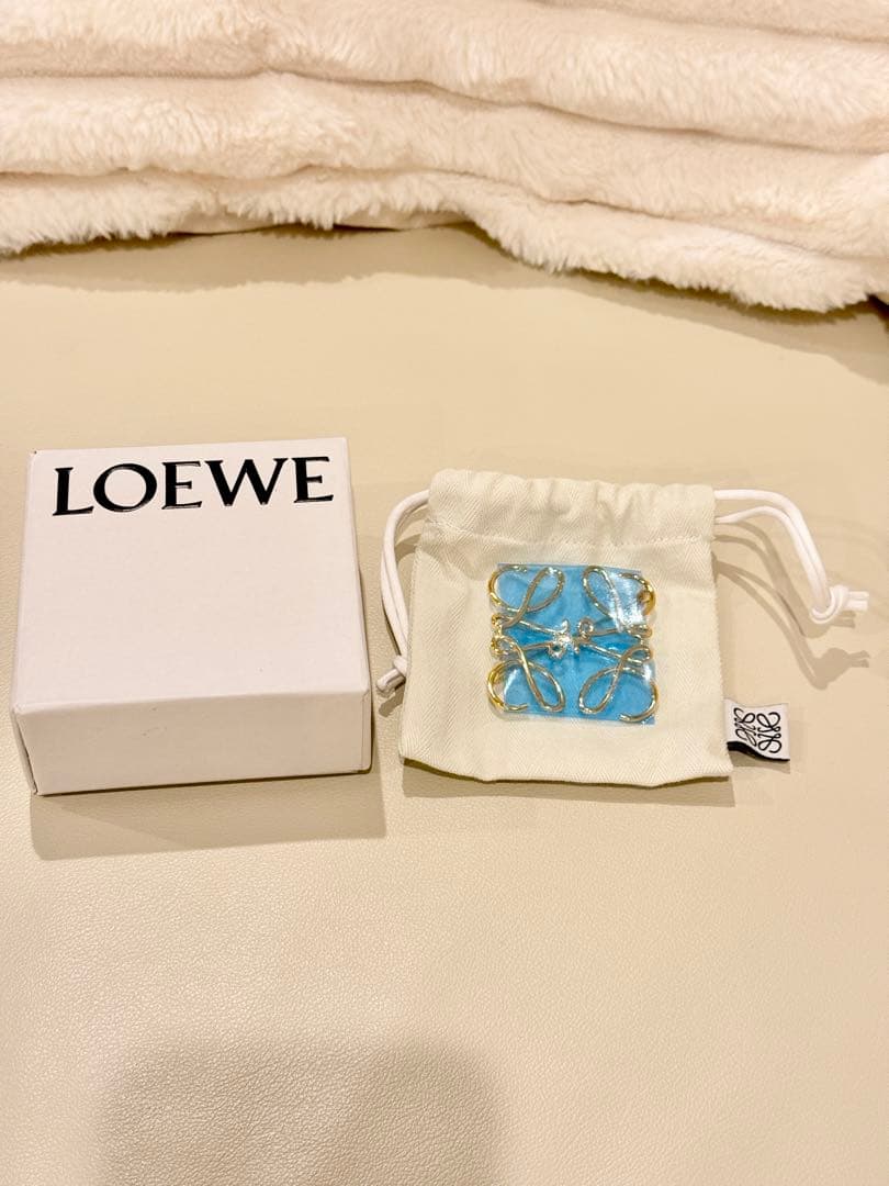 新品未使用　LOEWE ロエベ アナグラム ブローチ メタル マルチカラー