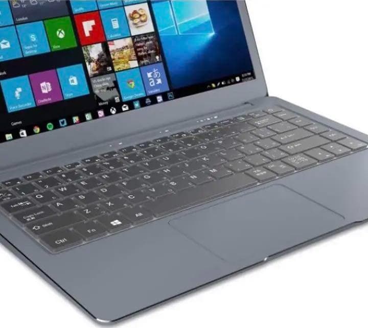 【超軽量スリムコンパクト★簡単にストレージ容量が増やせる♪❤】ノートパソコン