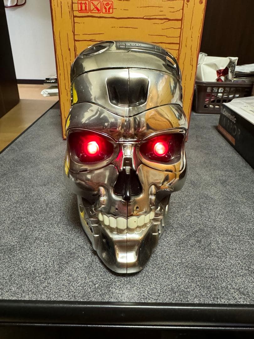 TSUTAYA当選非売品ターミネーター超金庫