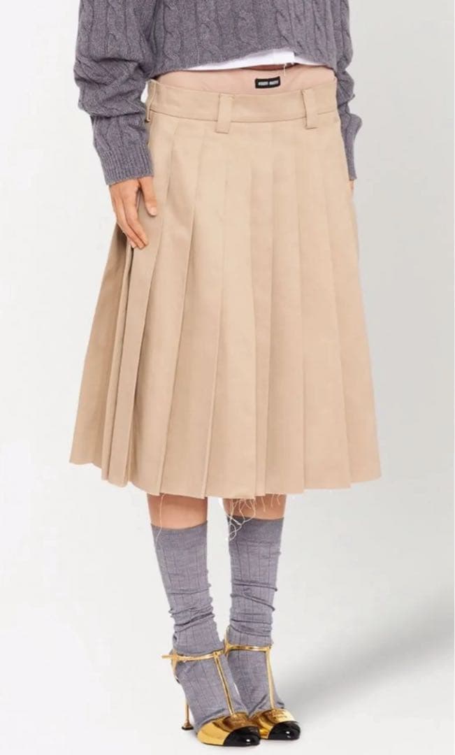 miumiu プリーツチノスカート 38