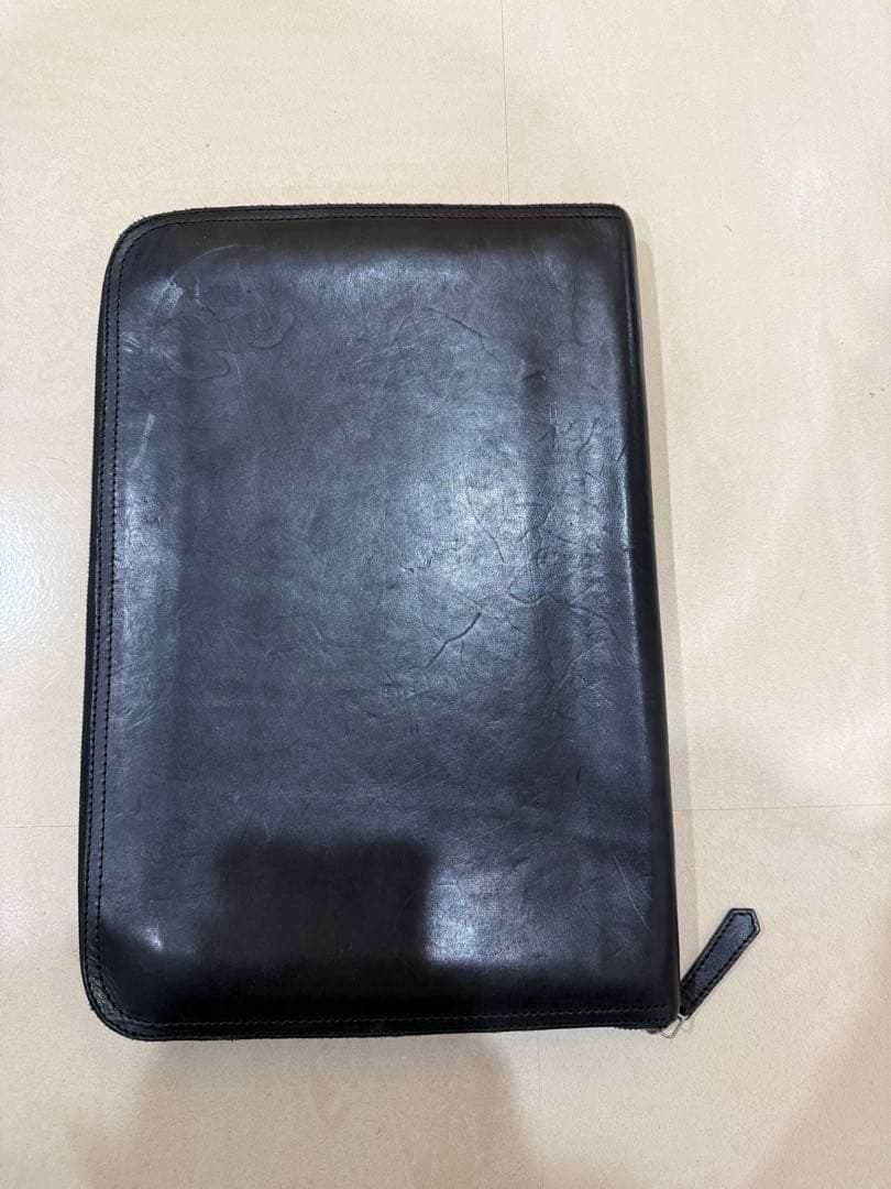 レッドムーン　サドルレザー製マルチケース