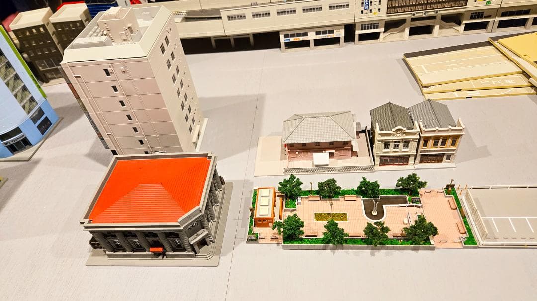 Nゲージ KATO 2m30cmジオラマベース 都市型レイアウト