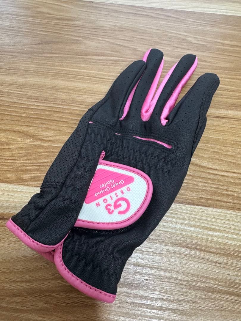 ななな グローブ、ニューバランスセットアップ、プーマスカートの3点セット