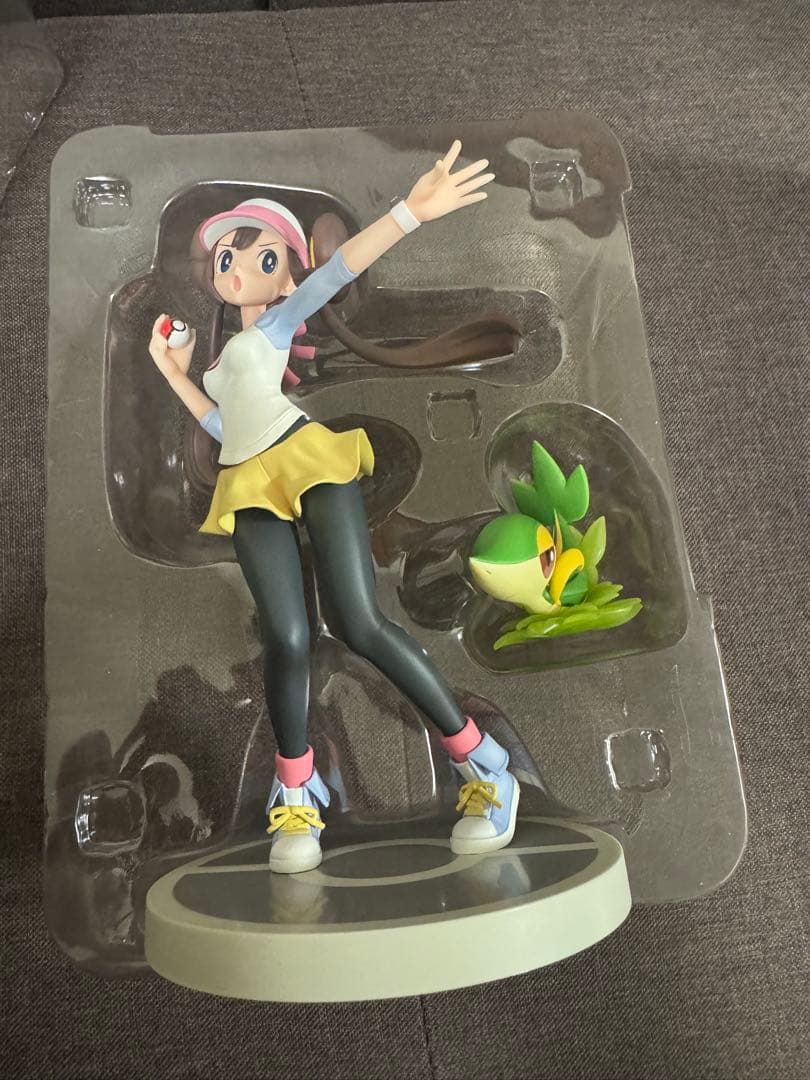 ポケモン メイ with ツタージャ 1/8スケールフィギュア