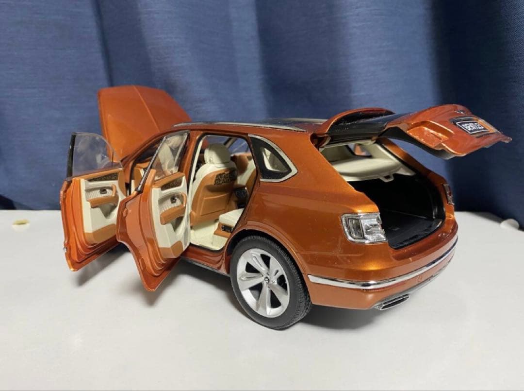 レア！ 1/18 京商 ベントレー ベンテイガ ミニカー 送料無料