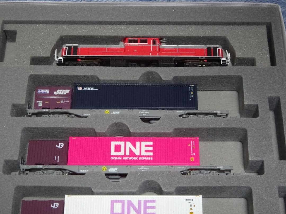 マイクロエース製DD51とKATO製朗堂製コキコンテナセット