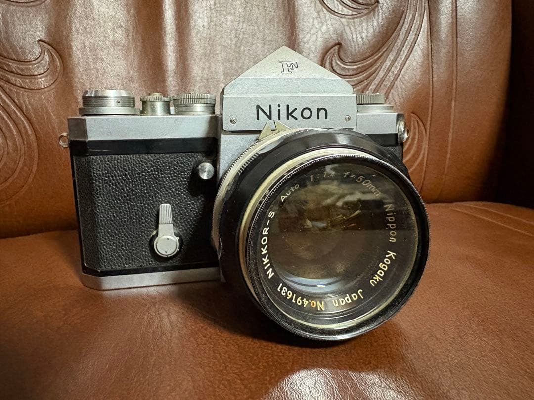 Nikon Ｆ　一眼レフカメラ Nikkor 50mmレンズ付き