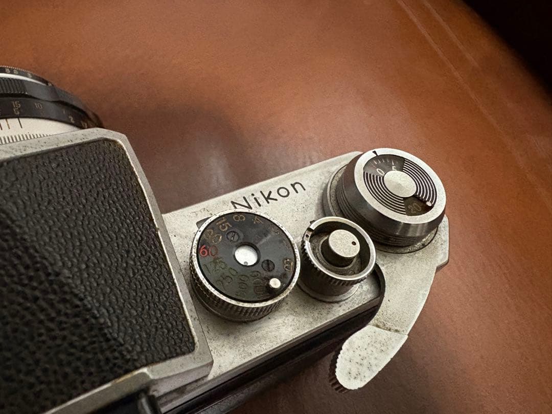 Nikon Ｆ　一眼レフカメラ Nikkor 50mmレンズ付き