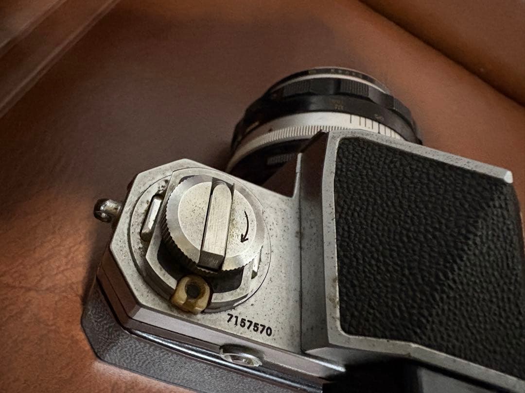 Nikon Ｆ　一眼レフカメラ Nikkor 50mmレンズ付き