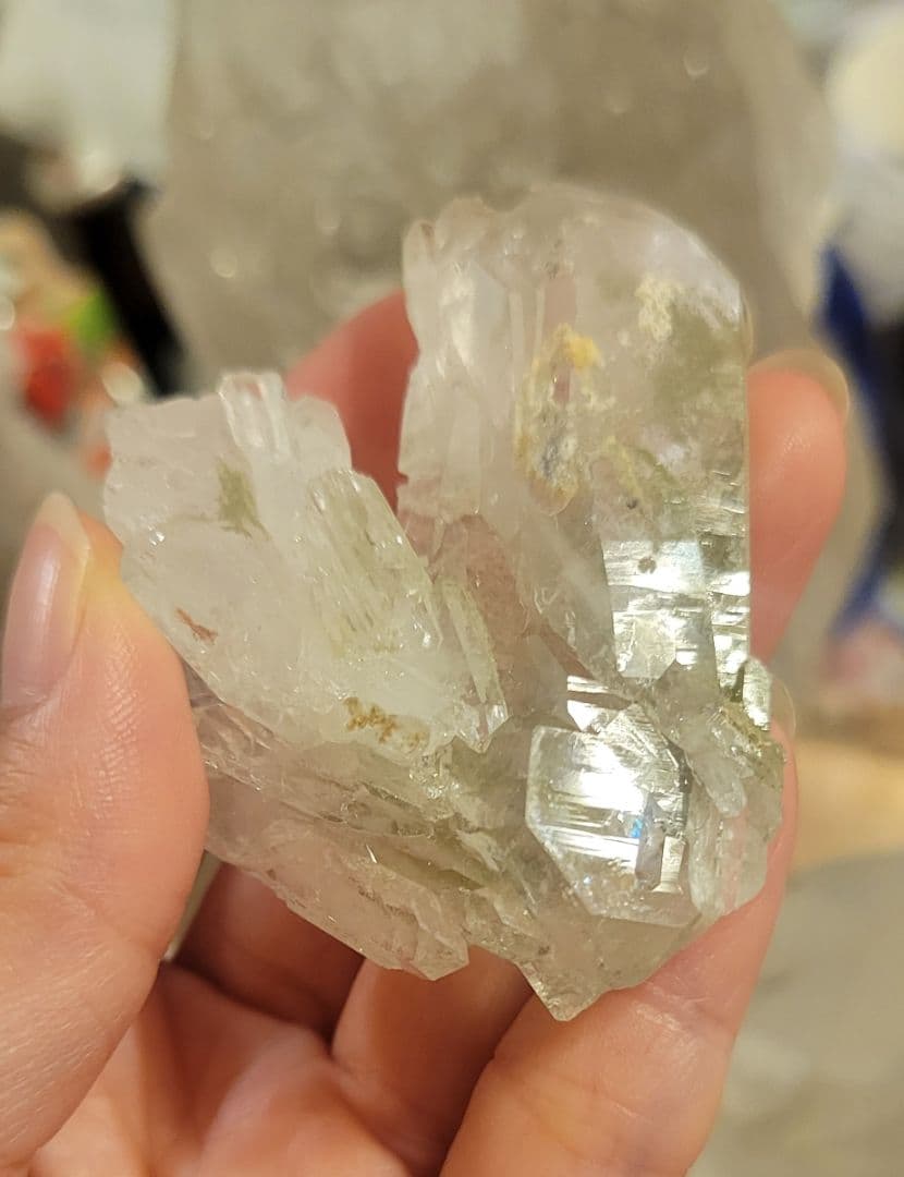 神聖　ガネーシュヒマール産 ヒマラヤ鉱山水晶ポイント クローライト　ネパール産