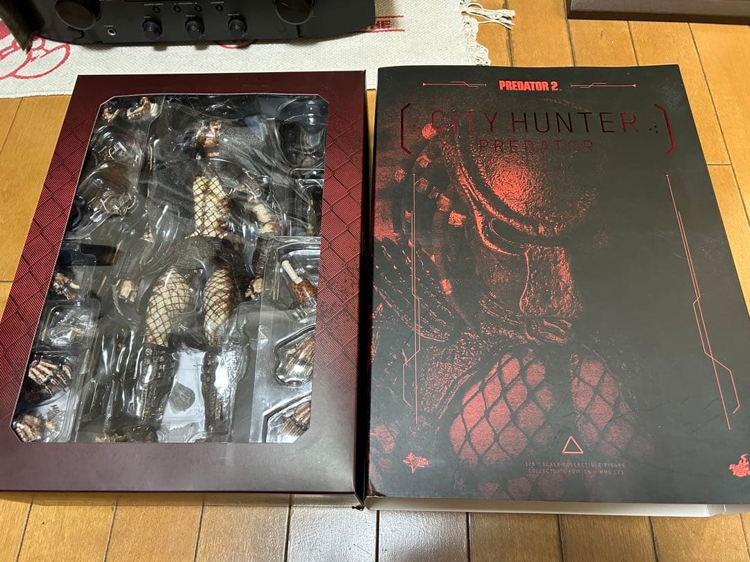 ホットトイズ シティハンター プレデター 1/6フィギュア
