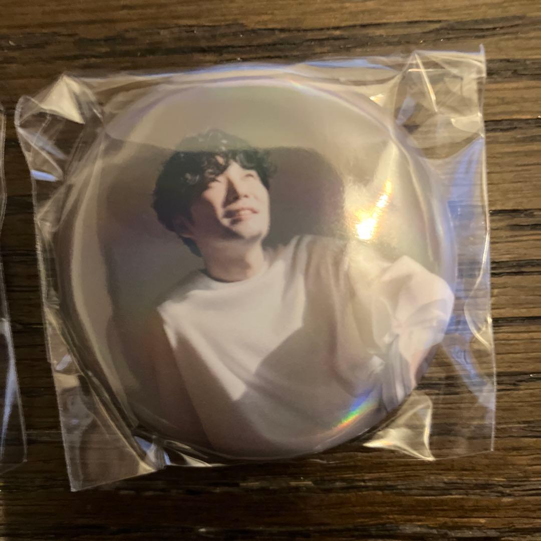 星野源　写真付き缶バッジ 8個セット