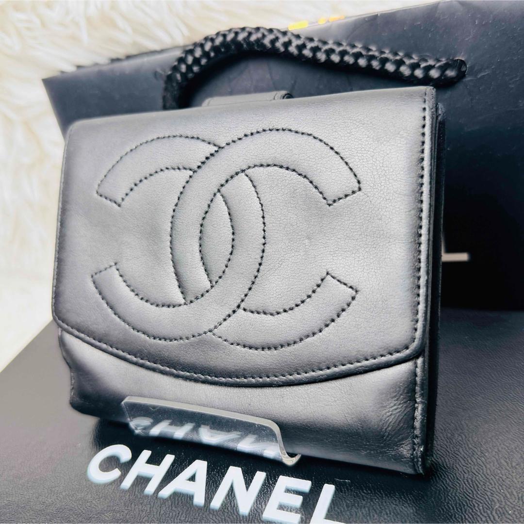 【セール中！】CHANEL シャネル　ココマーク　二つ折り財布　黒　ラムスキン