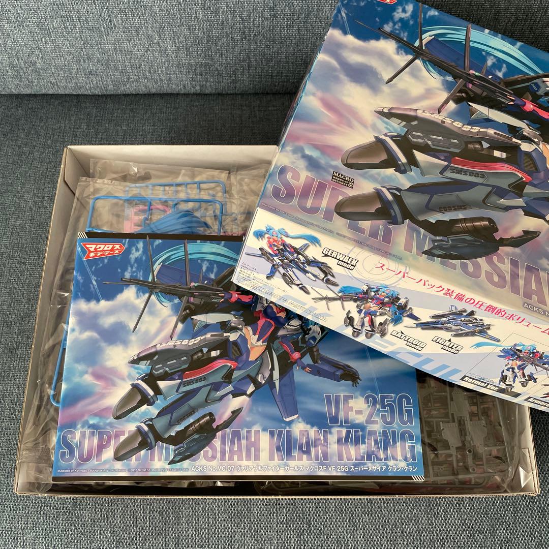 DX超合金VF-25Gスーパーメサイアバルキリー　ミハエル/クラン•クラン