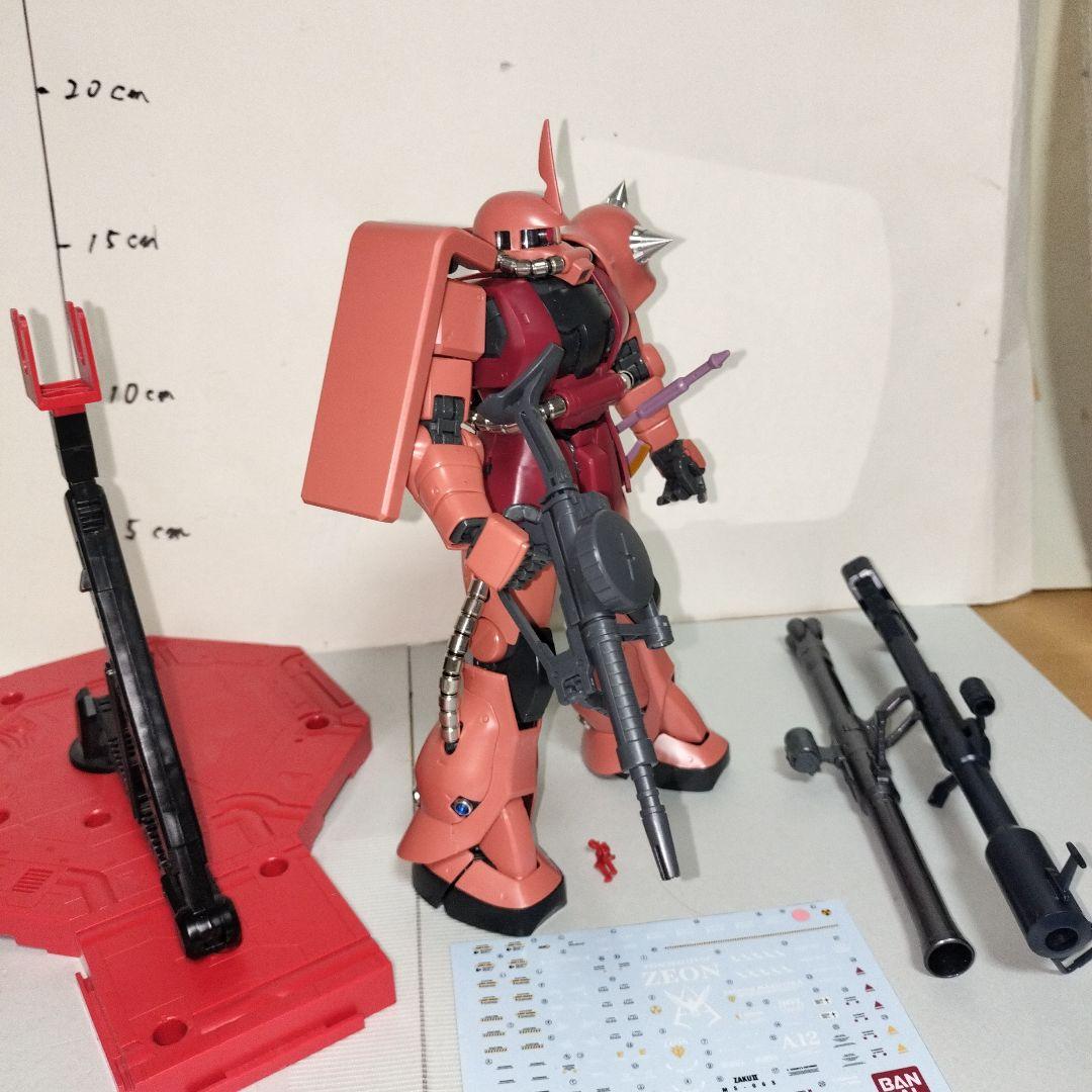 MG 1/100 シャア専用ザクⅡ ver2.0 塗装完成品 ガンプラ ベース付