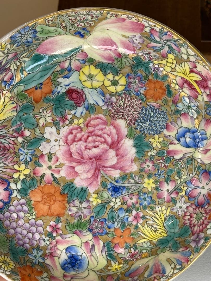 希少品 中国大清乾隆年製 百花不落地小皿 金彩満彩絵 盘口金彩 有銘 共箱共布