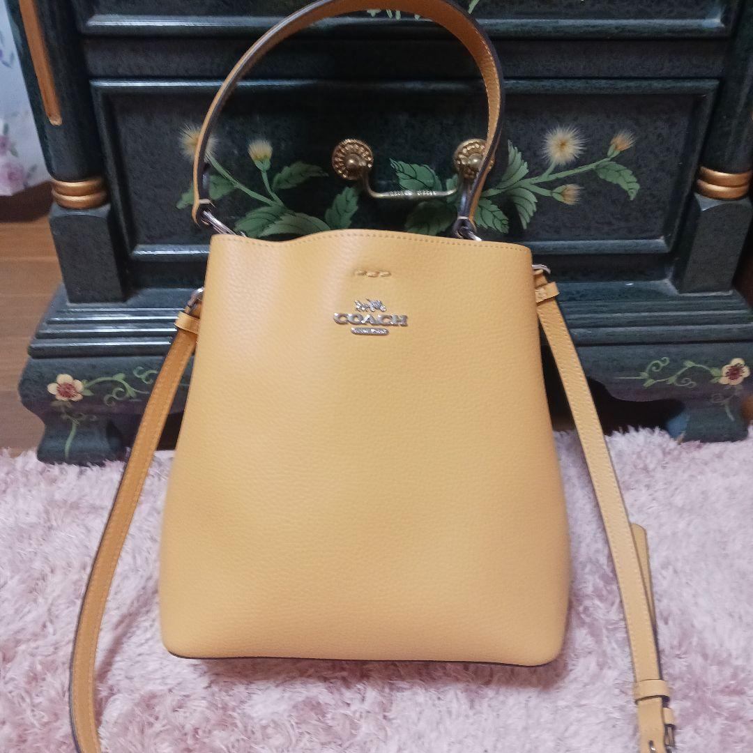 COACH マスタードイエロー ショルダーバッグ