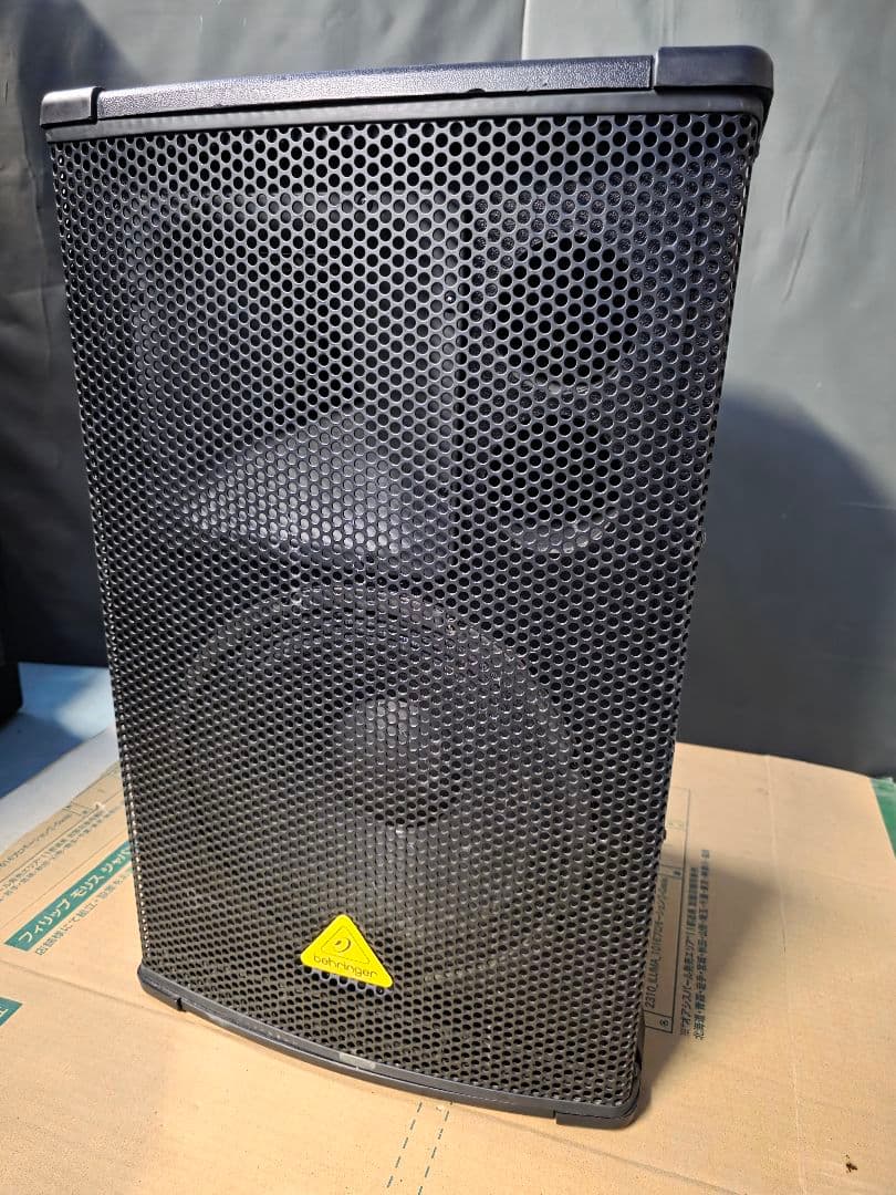 BEHRINGER EUROLIVE　B1220 PRO　②