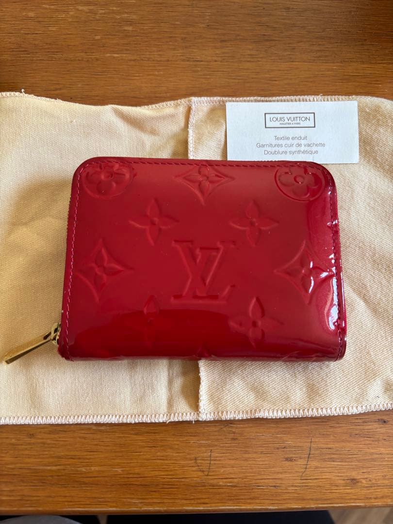 LOUIS VUITTON レッド ケース
