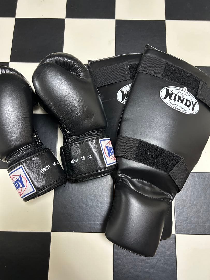 WINDY ボクシンググローブ 16oz レッグガード　ブラック