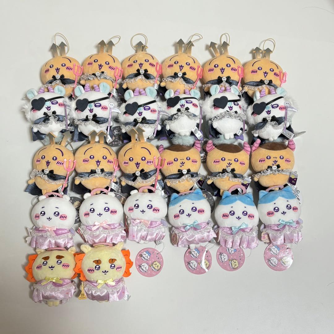 てんしとあくま ちいかわ・ハチワレ・シーサー・モモンガ・うさぎ・くりまんじゅう