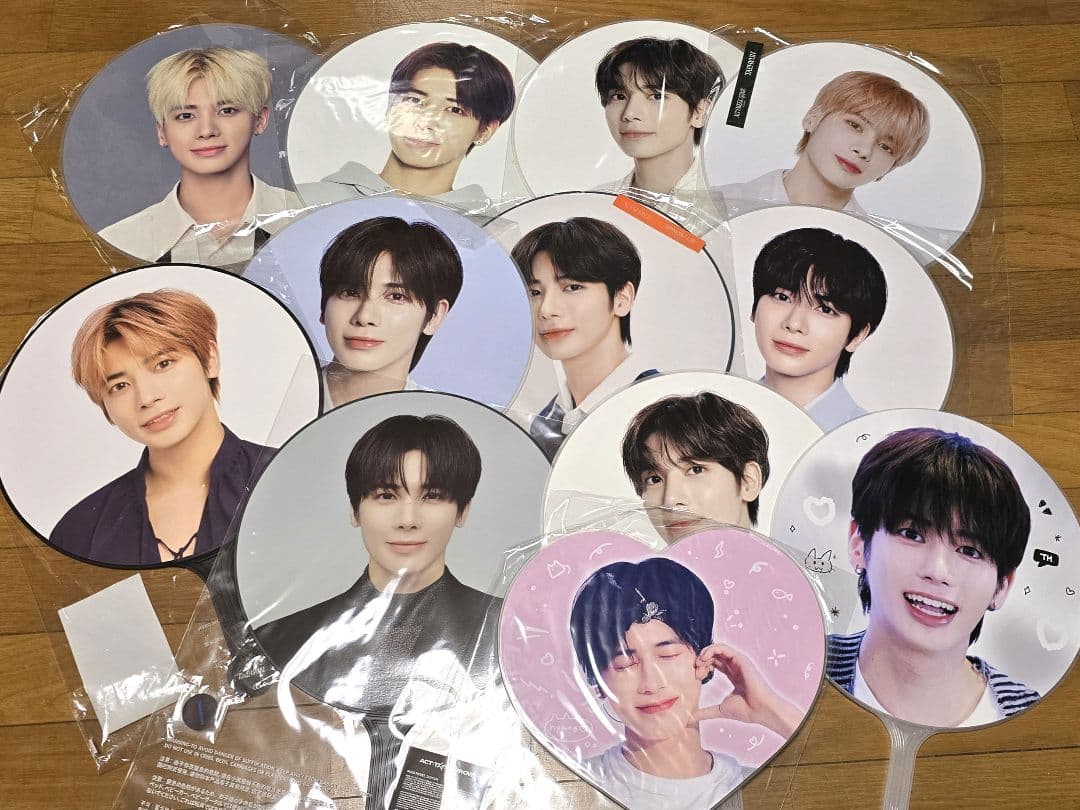 1/6までの出品 txt テヒョン うちわ まとめ売り