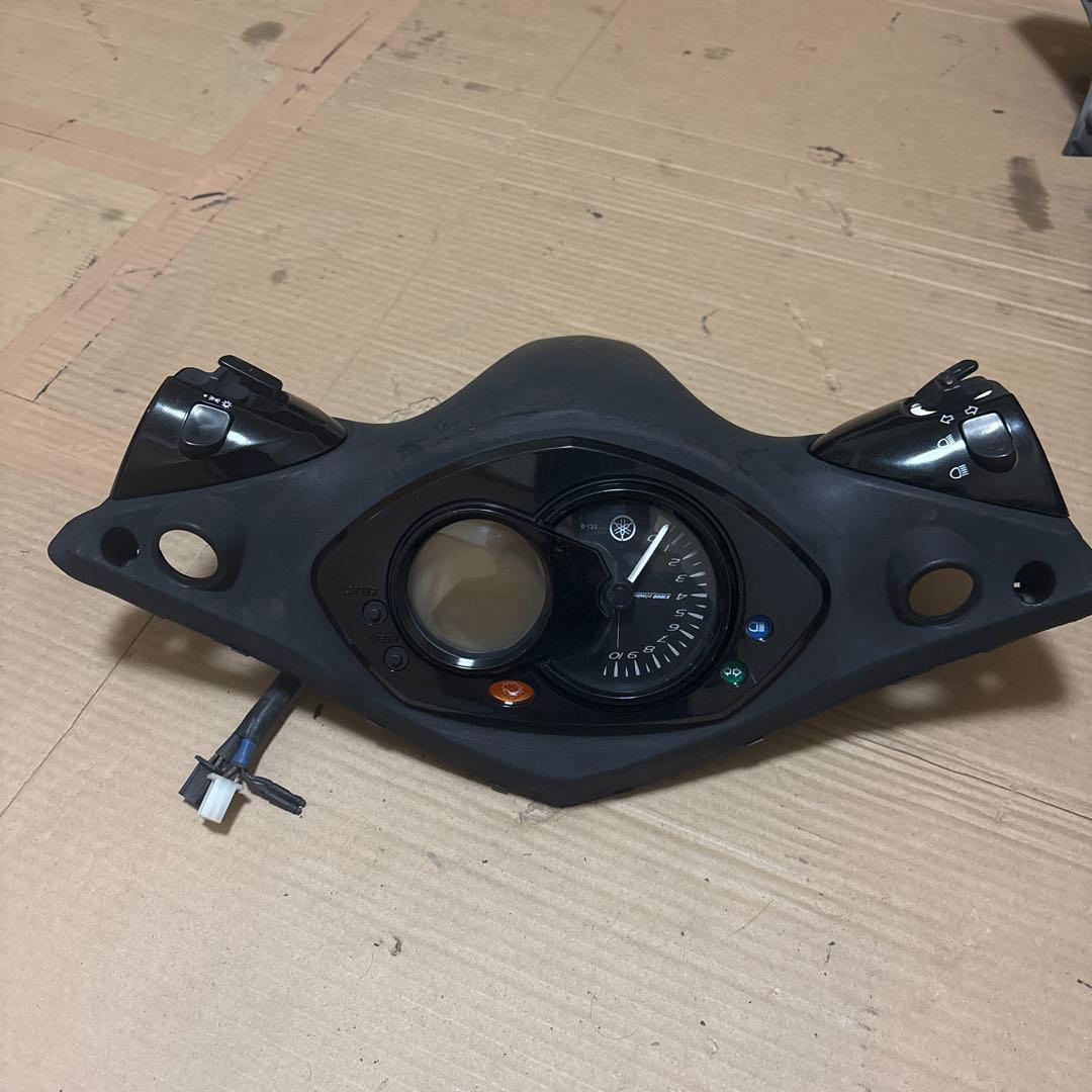 シグナスx2型 メーター 左右スイッチ カウル