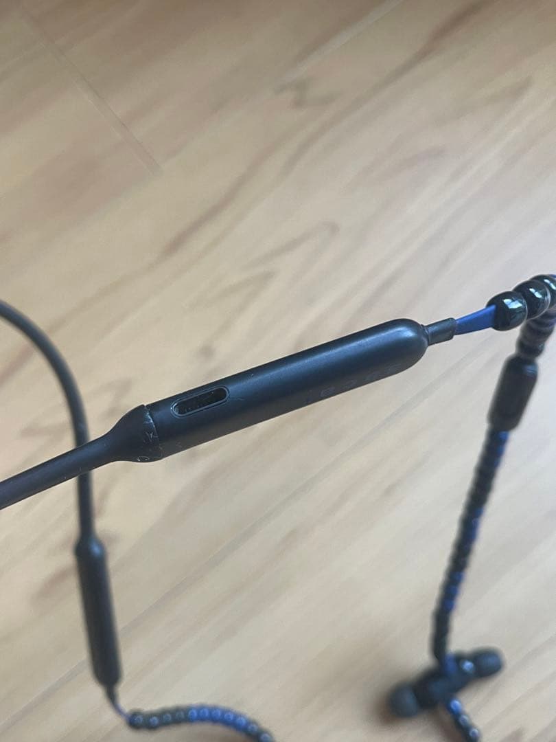 そ*様 激レア sacai × beats Earphone ネックレス ジャン