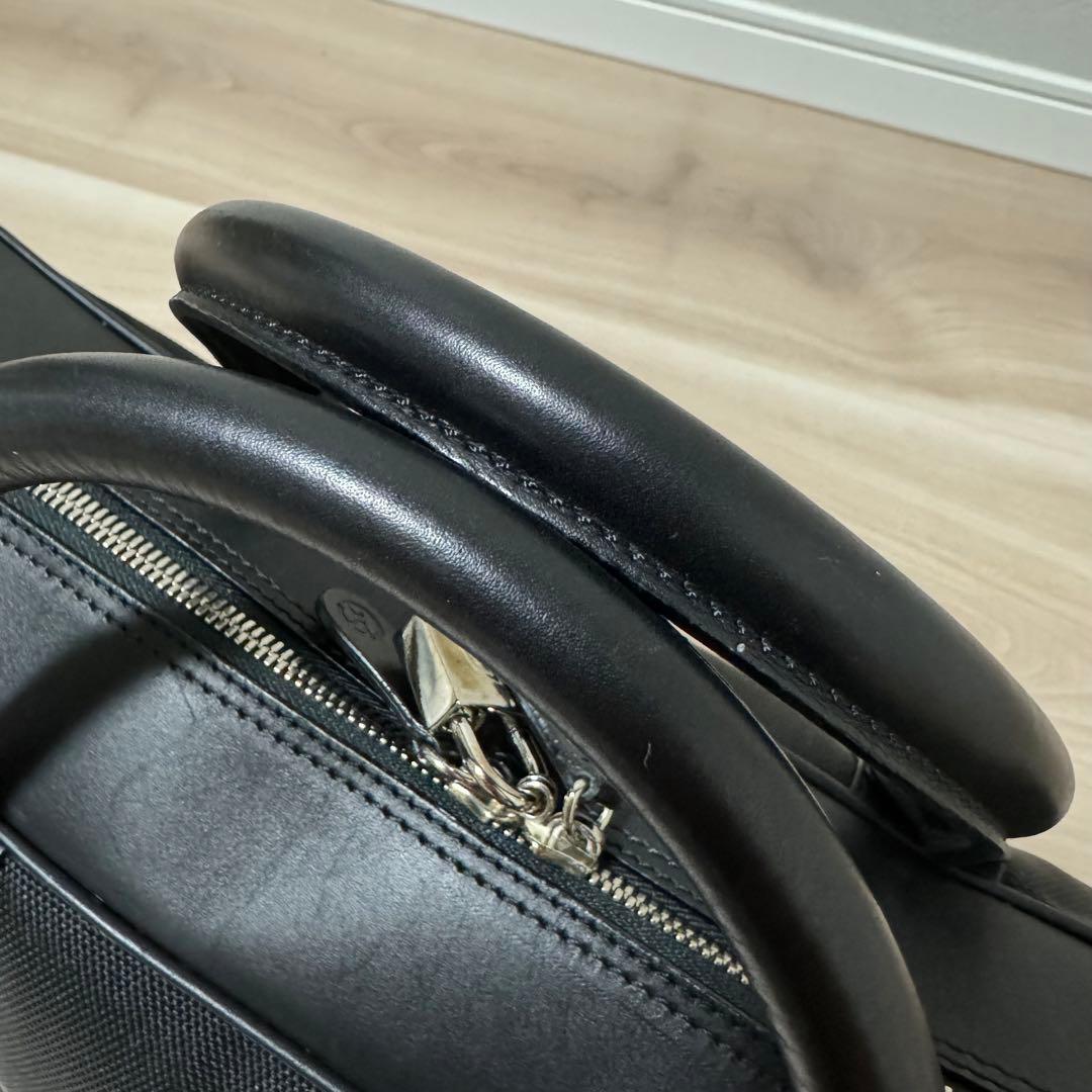 高級感 ジョルジオアルマーニ ビジネスバッグ 黒 A4 PC収納可 南京錠