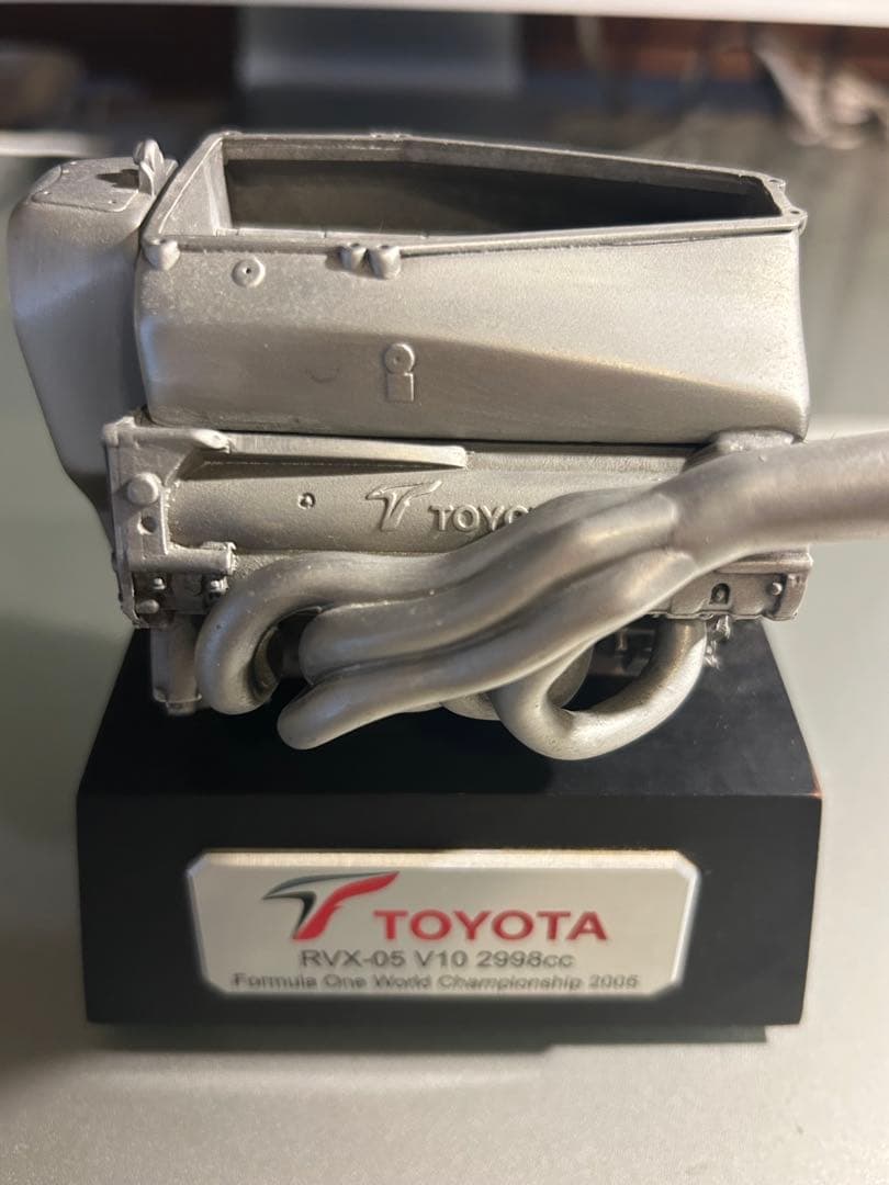 F1 TOYOTA 2005エンジン模型　金属