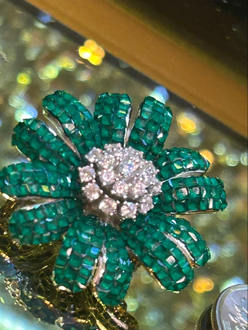 ミステリーグリーンガーネットブローチ