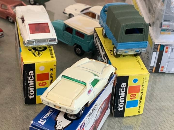 【お値引き検討します】トミカ ミニカー黒箱日本製。