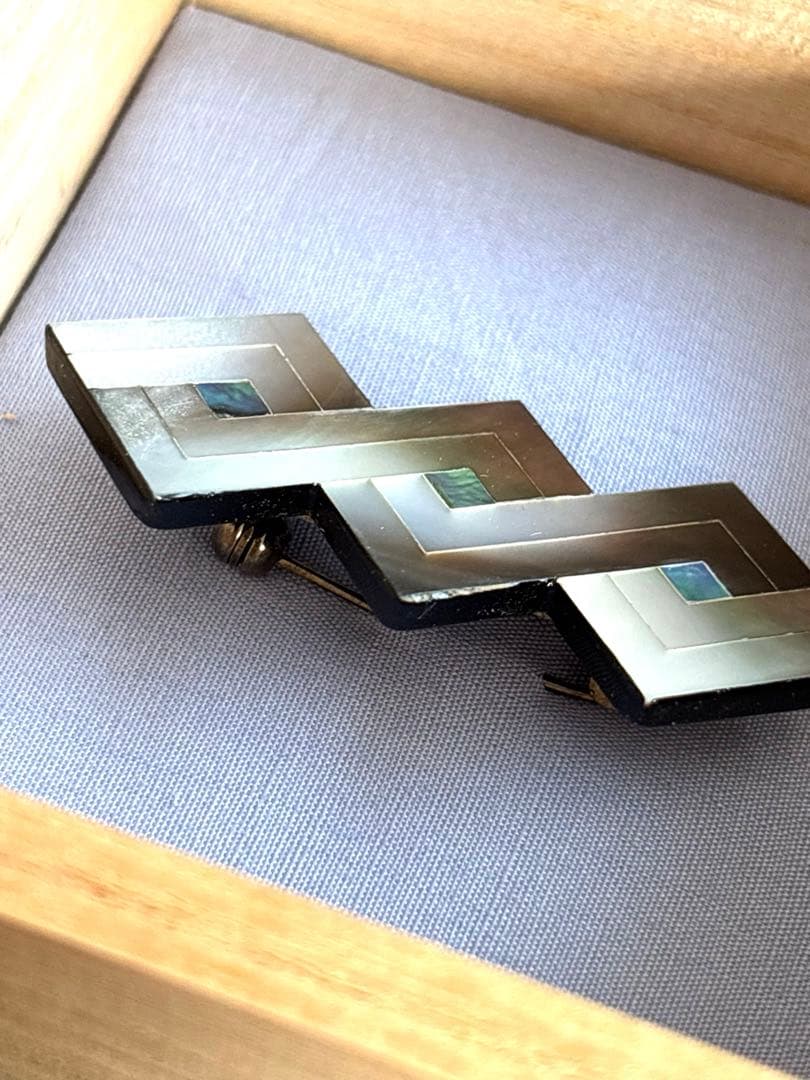 螺鈿ブローチ　山本哲　作　螺鈿　奈良