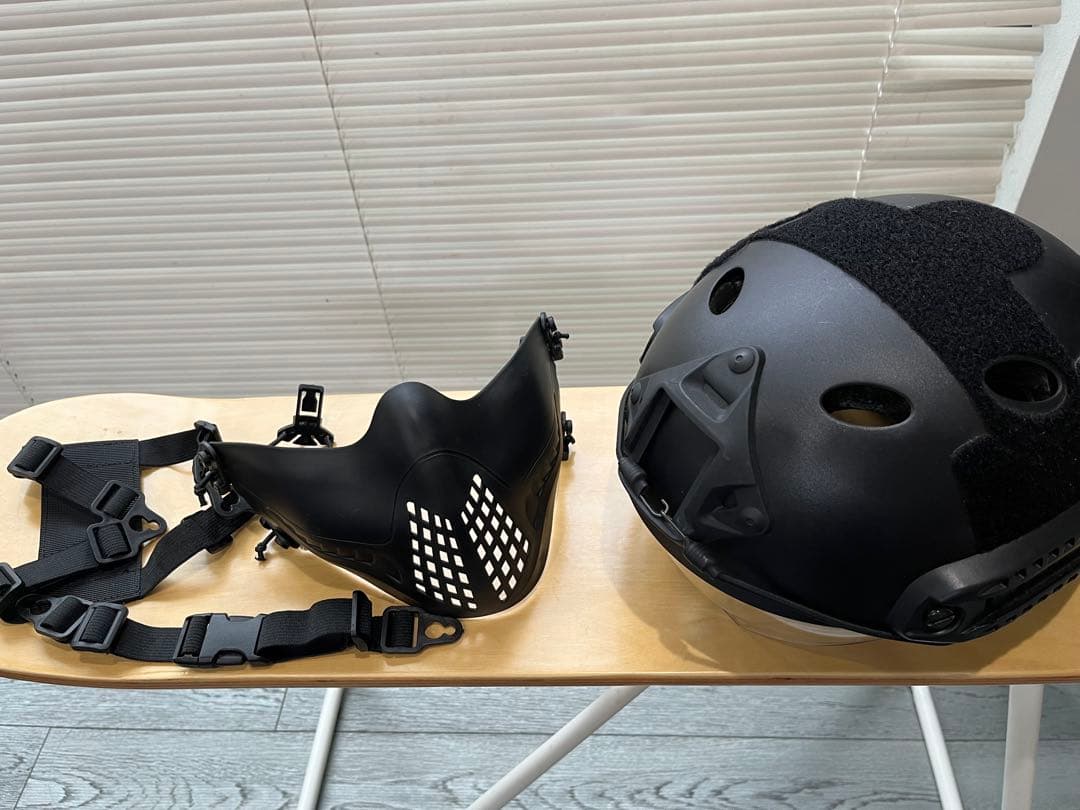 タクティカルヘルメット ブラック サバゲー個人装備