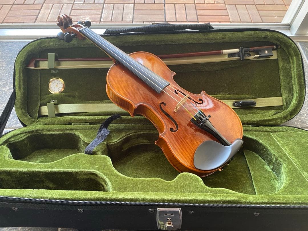 分数バイオリン1/4 弓と肩当て、ケース付き
