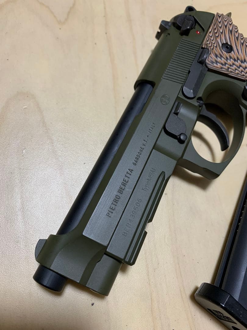 レア物WAウェスタンアームズベレッタM9A1 G10グリップ　オリーブ色