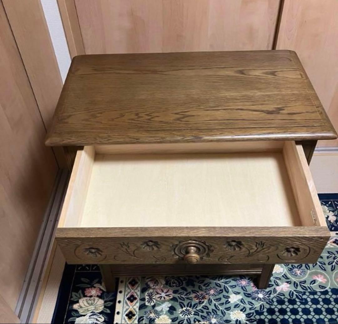 木製彫刻入りキャビネット