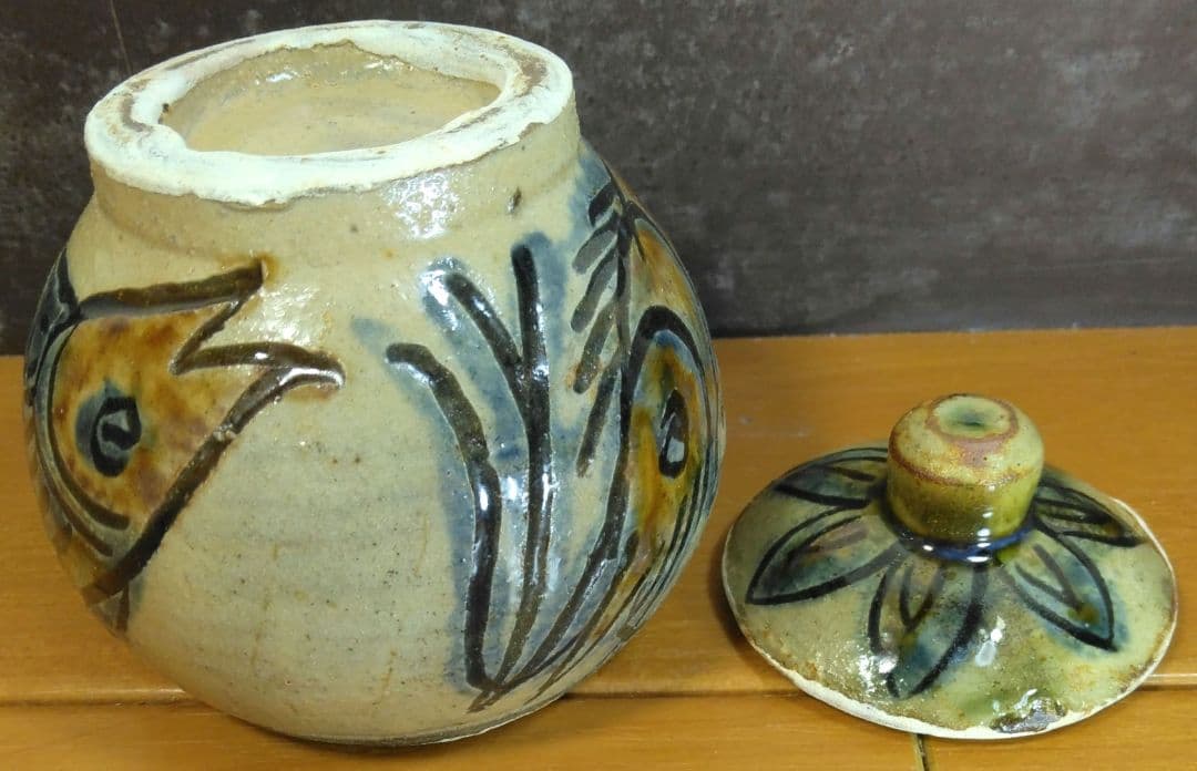 人間国宝 金城次郎 盒子(蓋物,香合）栞 共箱 美品 やちむん 壺屋焼 壷屋焼