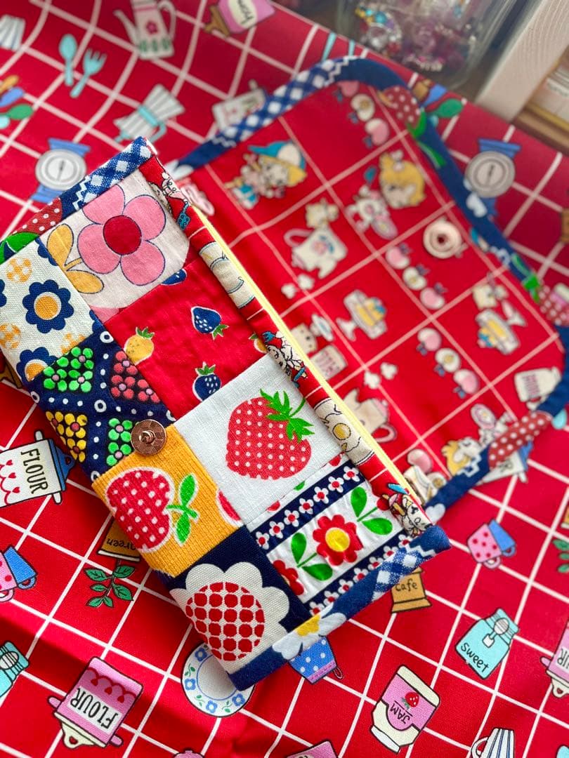 昭和レトロ ポップ 生地 長財布